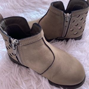 Girl ankle boots size 8